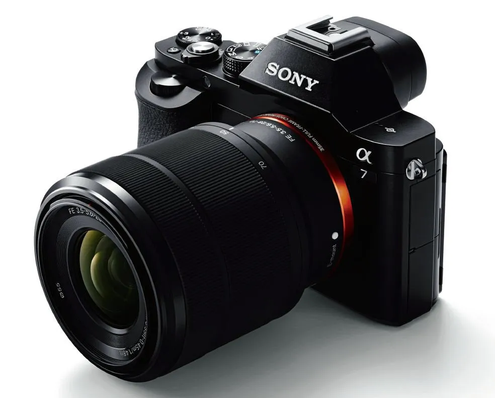 Sony Alpha a7 Mirrorless Digital Camera with FE 28-70mm f/3.5-5.6 OSS Lens