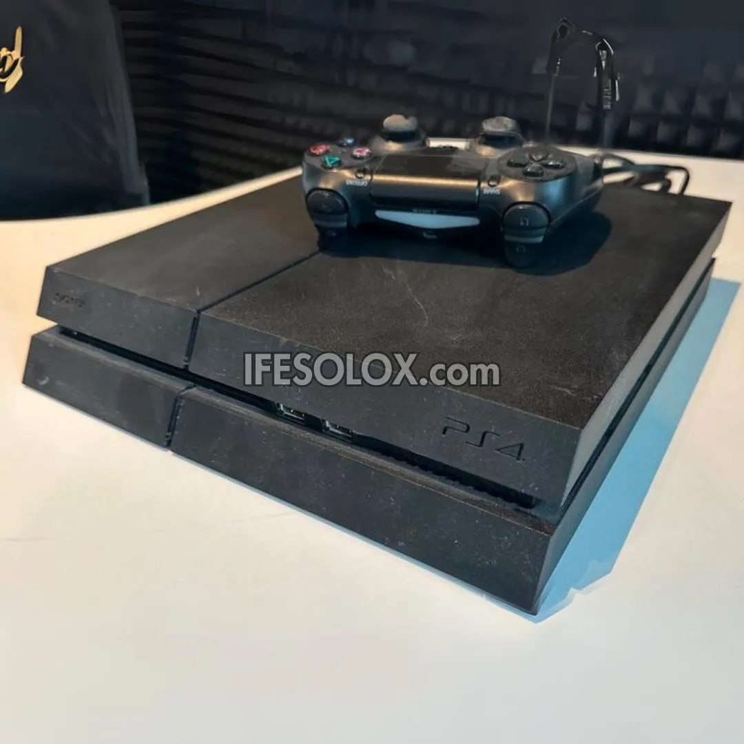 Sony Playstation 4 (PS4) 500GB Game Console with 1 DUALSHOCK 4 Controller and 10 Games - Foreign Used