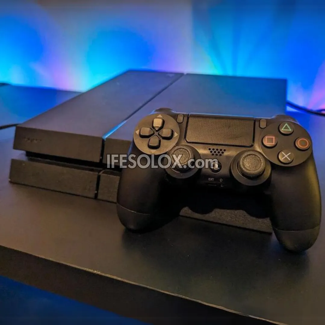 Sony Playstation 4 (PS4) 500GB Game Console with 1 DUALSHOCK 4 Controller - Foreign Used