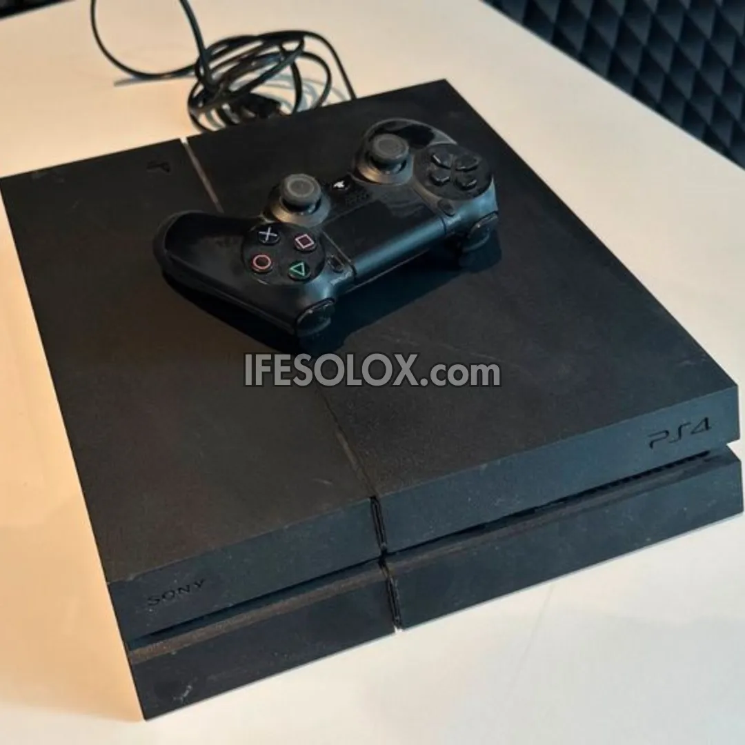 Sony Playstation 4 (PS4) 500GB Game Console with 1 DUALSHOCK 4 Controller - Foreign Used