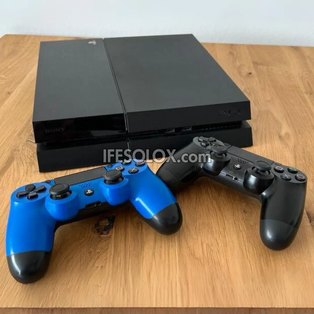 Sony Playstation 4 (PS4) 500GB Game Console with 2 DUALSHOCK 4 Controllers and 10 Games - Foreign Used